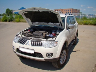 Упор капота Mitsubishi Pajero Sport (2nd generation) (2008-2015)