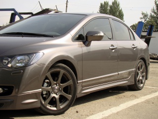 Пороги "Mugen Style" Honda Civic 4D (2006-2012) + УСТАНОВОЧНЫЙ КОМПЛЕКТ