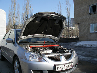 Растяжка передних стоек Mitsubishi Lancer IX (2003-2009) доступен синий, красный и черный цвет