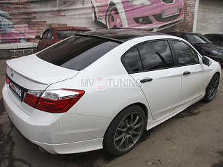 Козырек на стекло узкий Honda Accord 9(IX) (2013 - 2019) + УСТАНОВОЧНЫЙ КОМПЛЕКТ