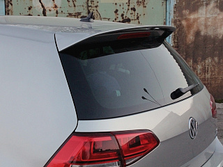 BLACKOUT EDITION. Спойлер в стиле GTI крашенный Черный глянец VW Golf 7 VII (2013 - 2020)