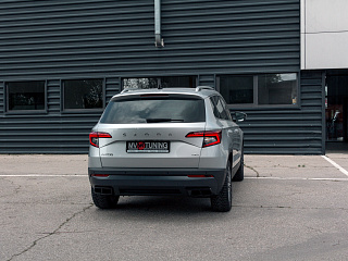 BLACK. Имитация насадок глушителя(выхлопа) крашенные для Skoda Karoq 2017 - 2021