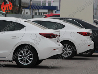 Козырек на стекло Mazda 3 (2013 - 2019) + УСТАНОВОЧНЫЙ КОМПЛЕКТ