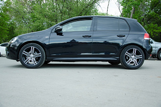 Пороги R-Line VW Golf VI (2008-2012) + УСТАНОВОЧНЫЙ КОМПЛЕКТ