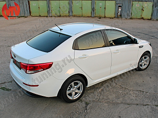 Пороги Kia Rio III (2011 - 2017) + УСТАНОВОЧНЫЙ КОМПЛЕКТ