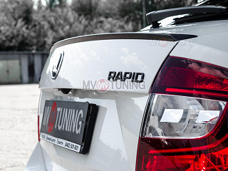 BLACKOUT EDITION. Спойлер лип крашеный Черный глянец Skoda Rapid (2012 - 2023) + УСТАНОВОЧНЫЙ КОМПЛЕКТ